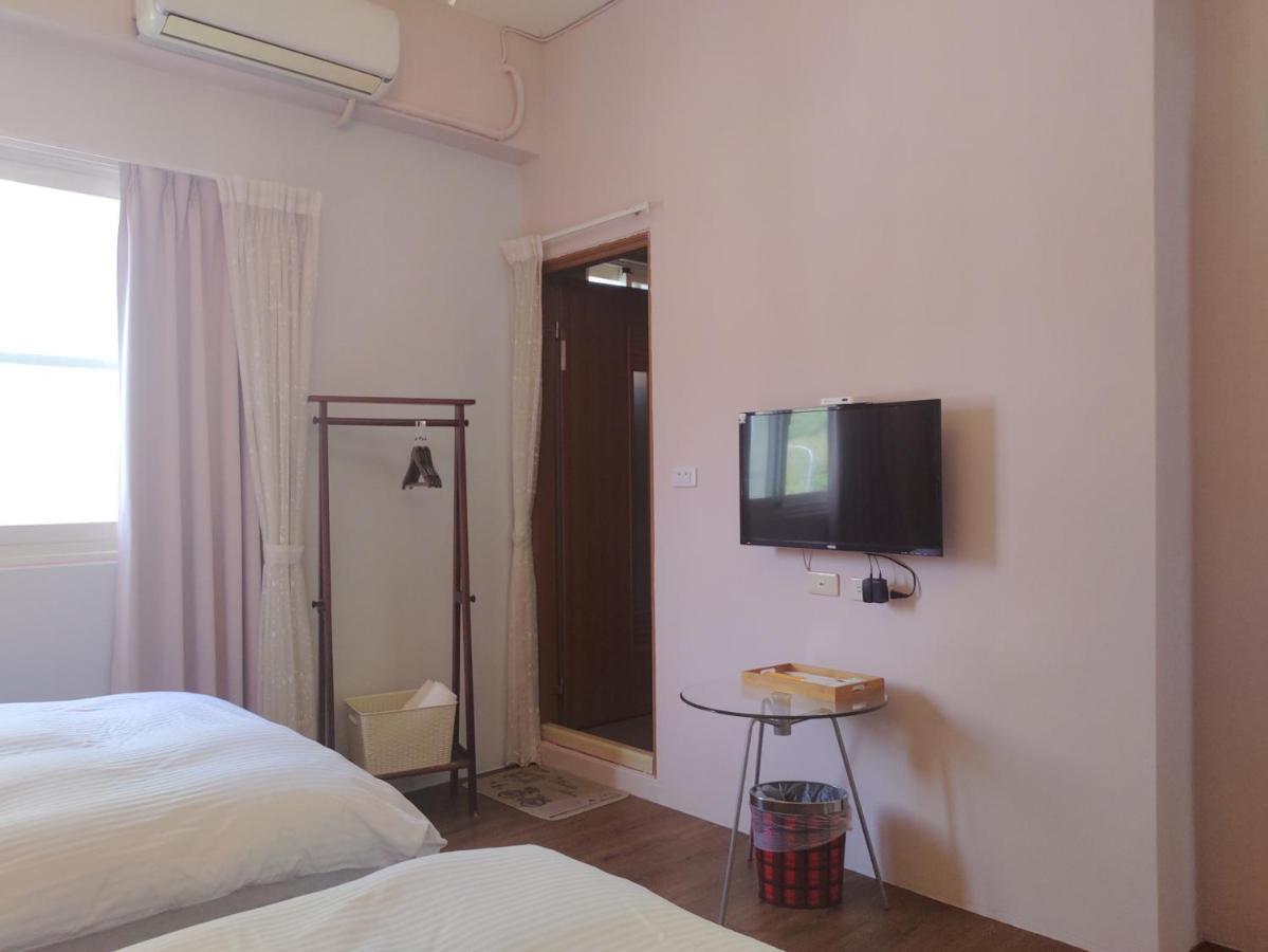 Railway Traveler B&B Taitung Exterior photo