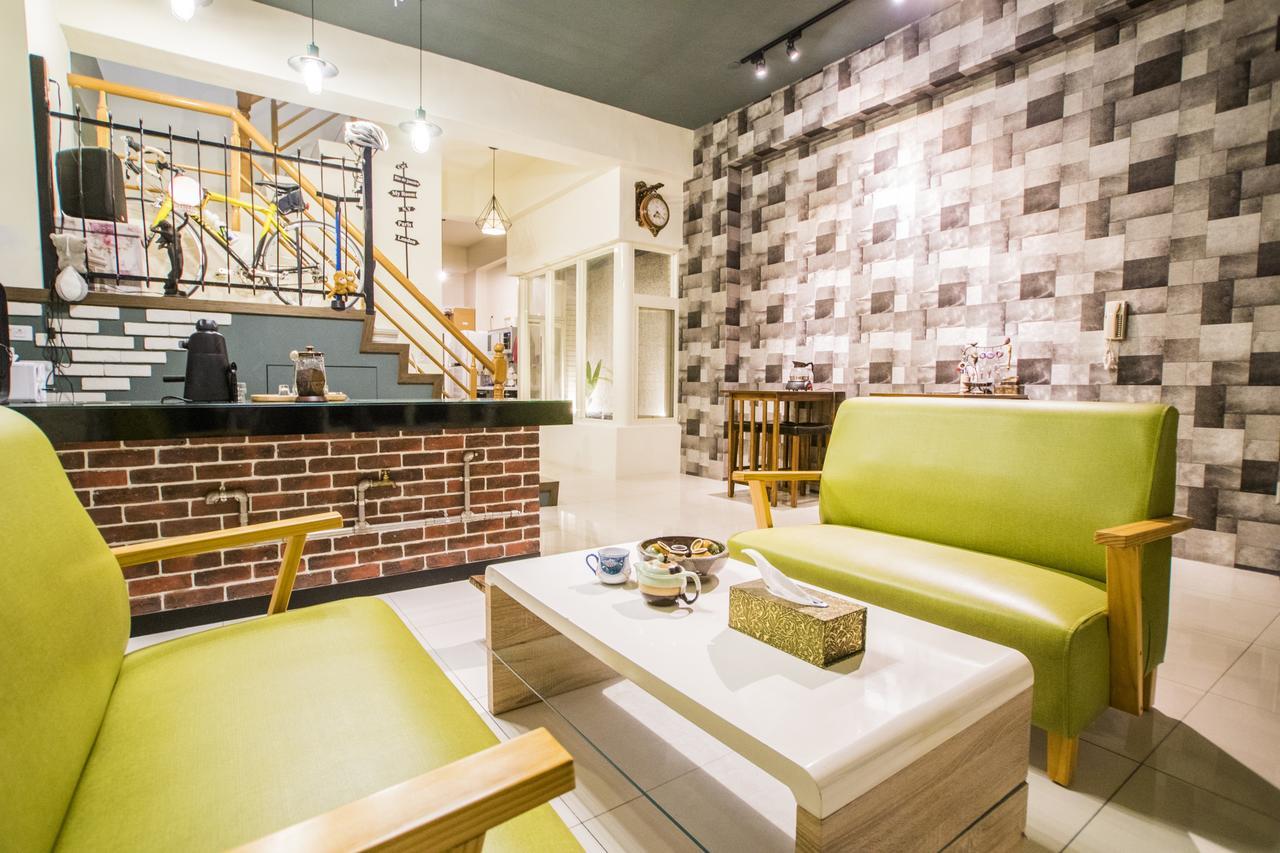 Railway Traveler B&B Taitung Exterior photo